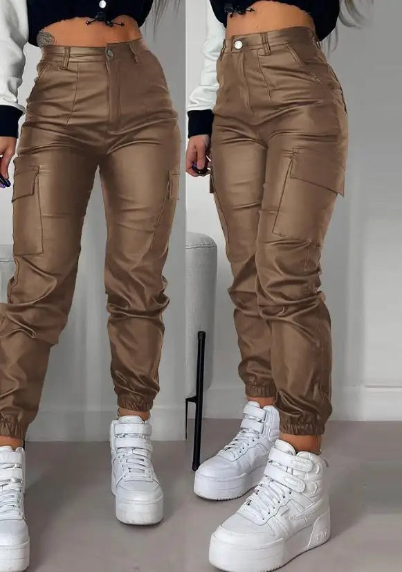 Pantaloni cargo da donna in finta pelle colore marrone