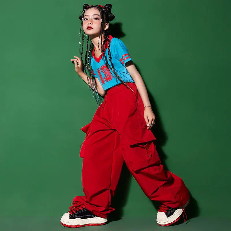 Pantaloni cargo di una bambina di 10 anni