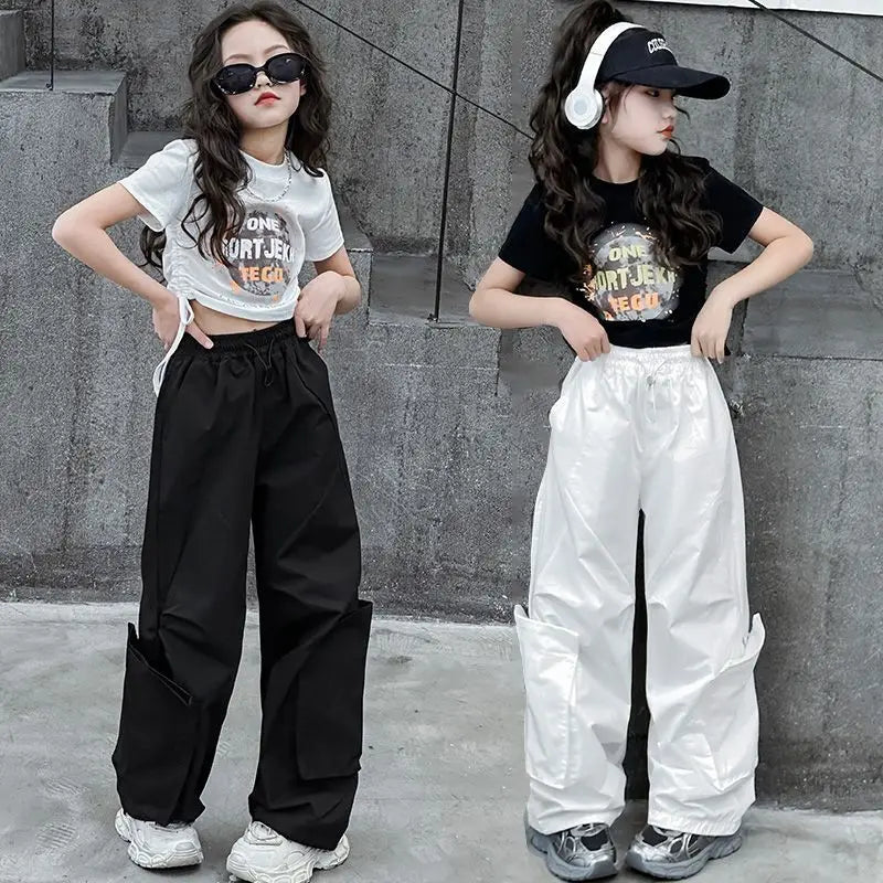 Pantaloni cargo di una bambina di 10 anni
