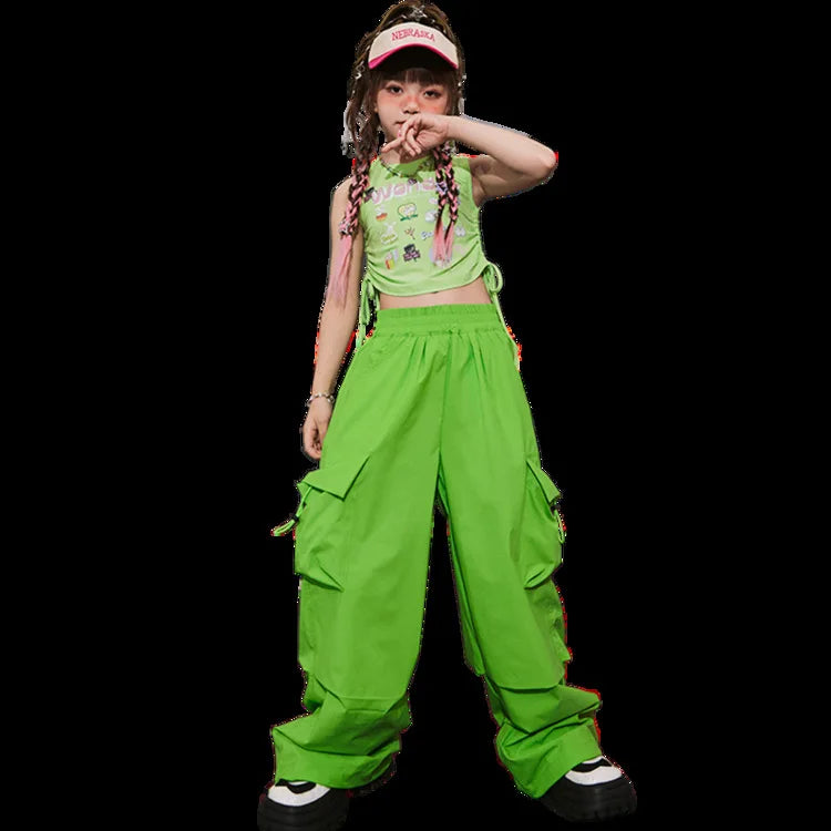 Pantaloni cargo di una bambina di 10 anni