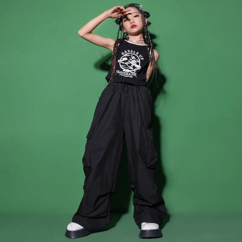 Pantaloni cargo di una bambina di 10 anni