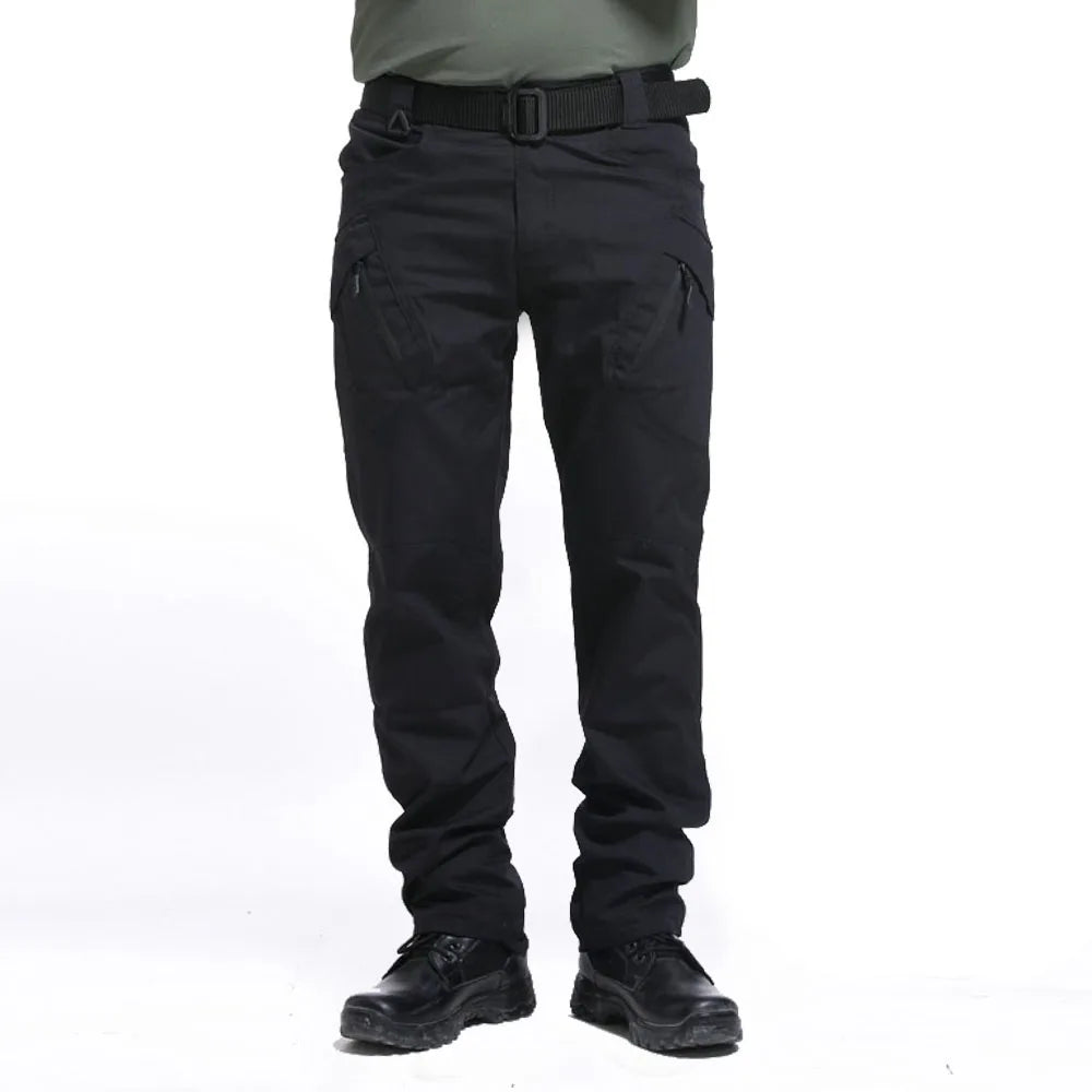 Pantaloni cargo.