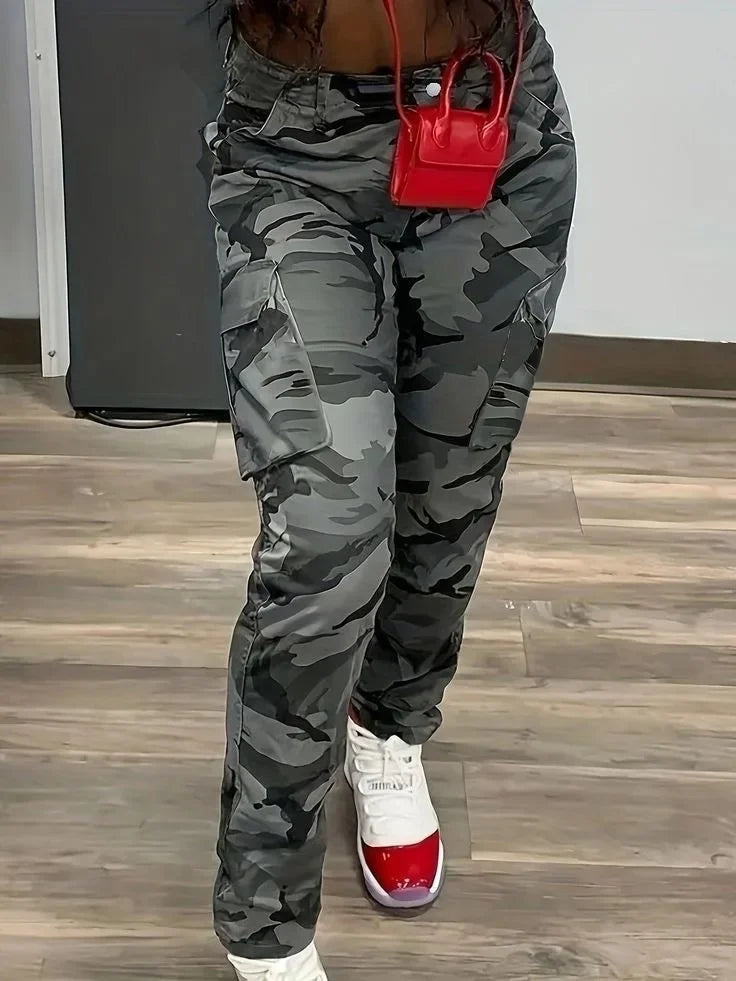 Pantaloni cargo a vita alta da donna.