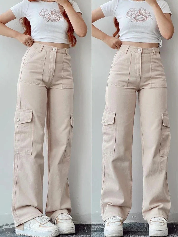 Pantaloni cargo beige da donna.