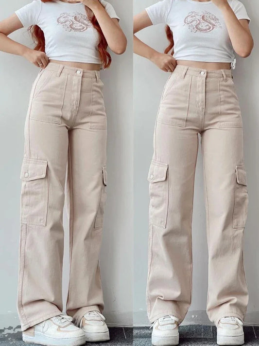 Pantaloni cargo beige da donna.