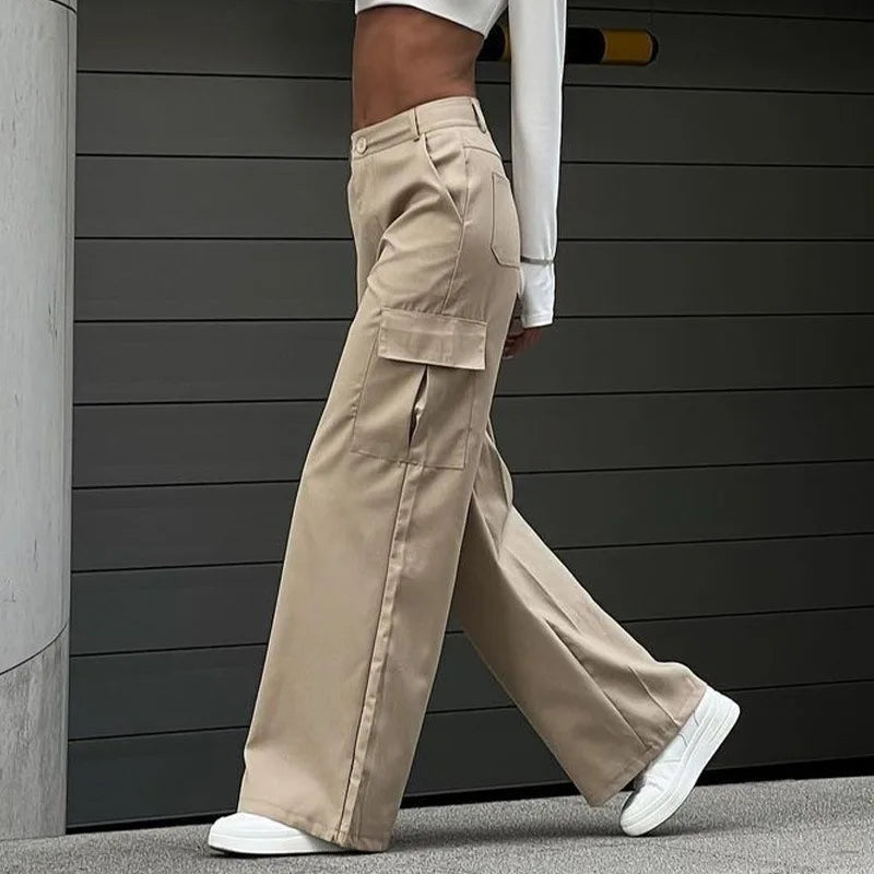 Pantaloni cargo beige da donna vista laterale