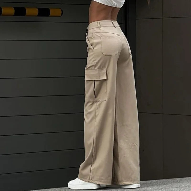 Pantaloni cargo beige da donna vista posteriore