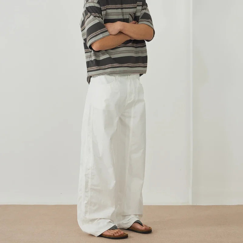 Pantaloni cargo blanchi uomo vista laterale