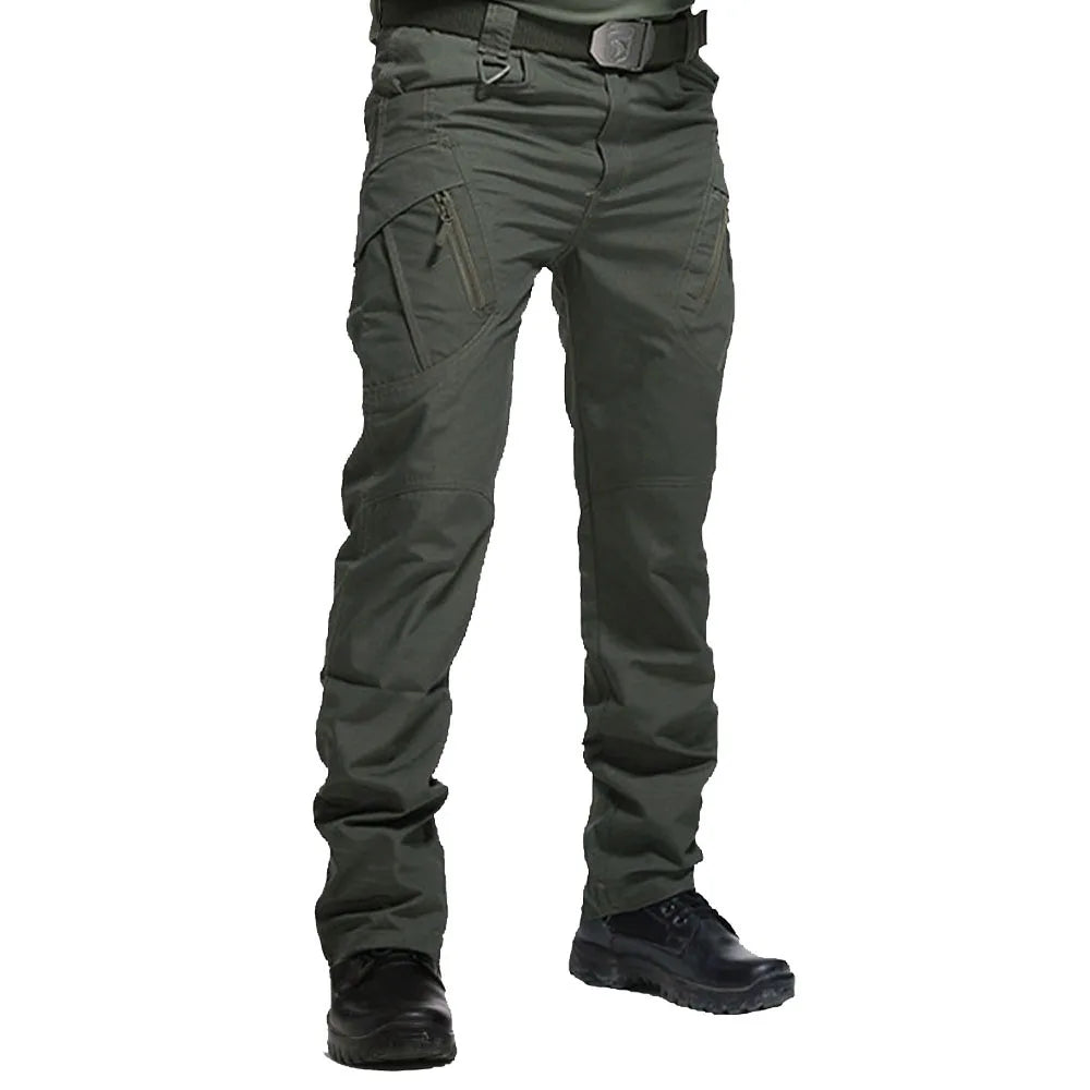 Pantaloni cargo colore verde