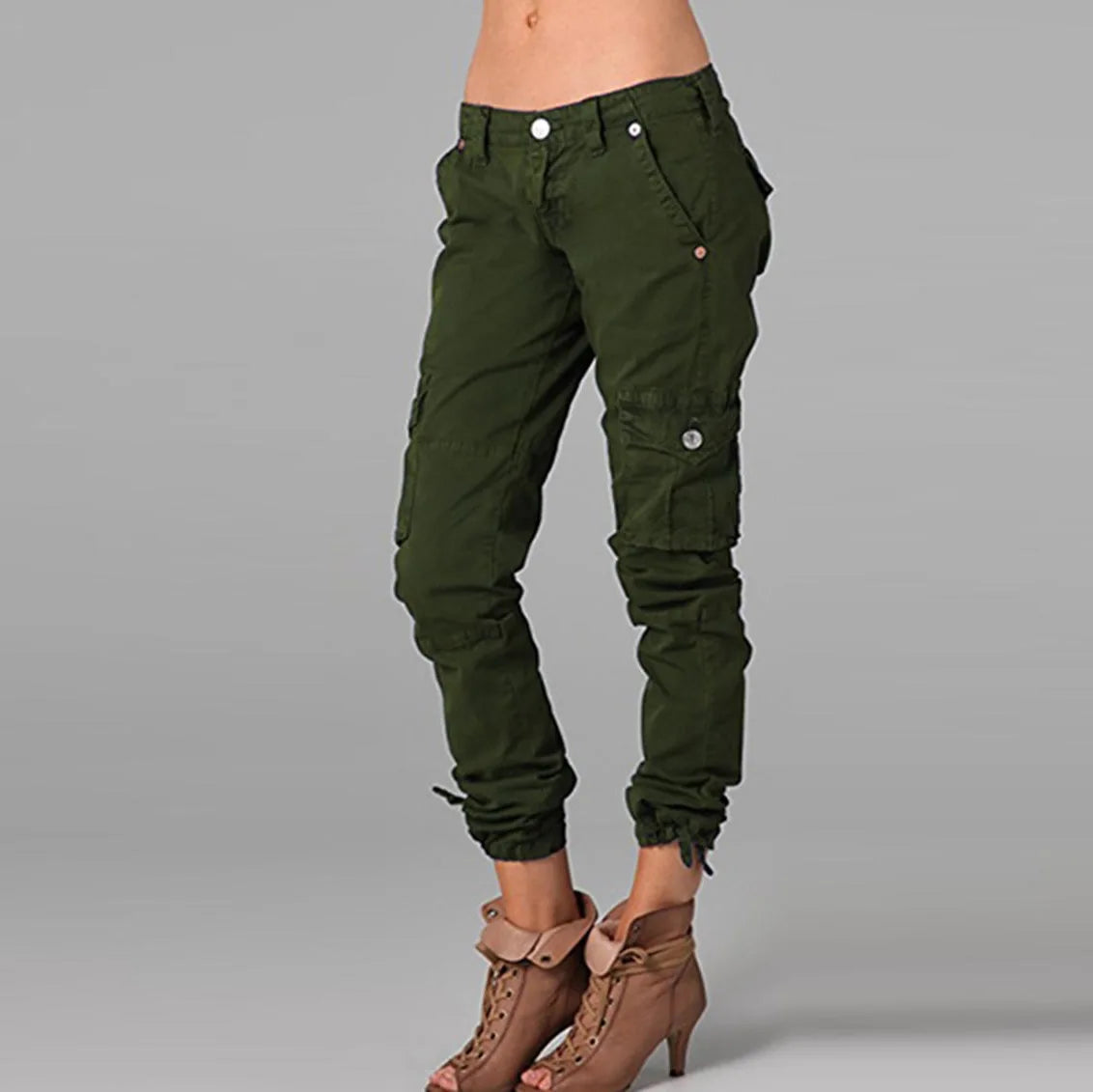 Pantaloni cargo da donna colore verde militare