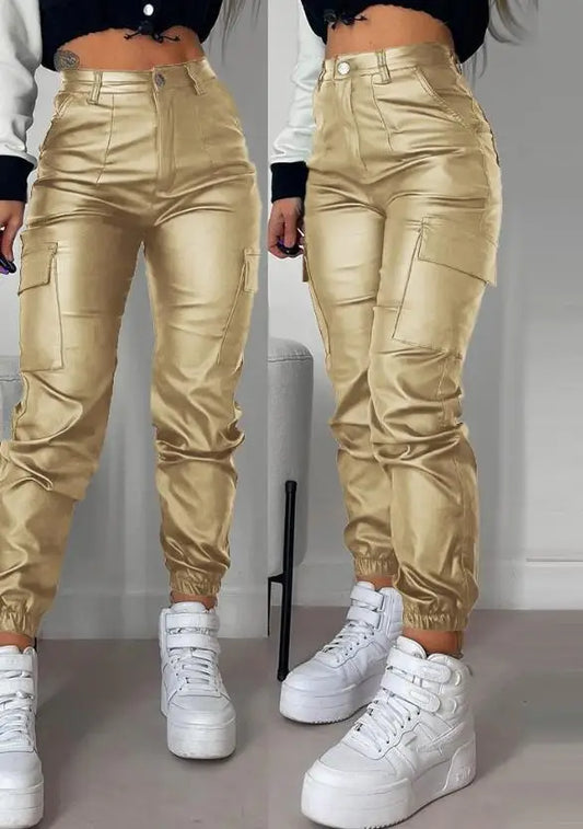 Pantaloni cargo da donna in finta pelle colore dorato