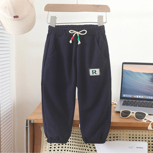 Pantaloni cargo da ragazzo.