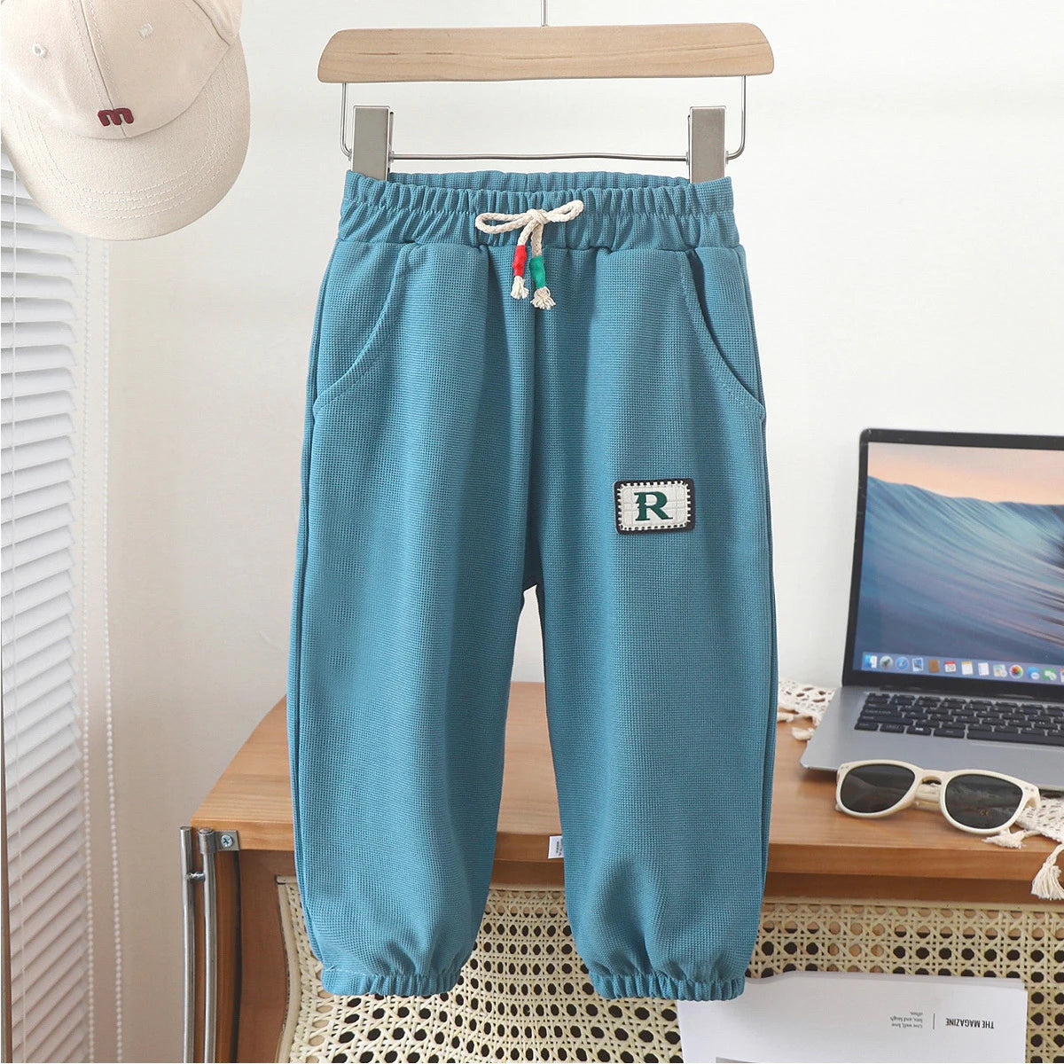 Pantaloni cargo da ragazzo colore blu