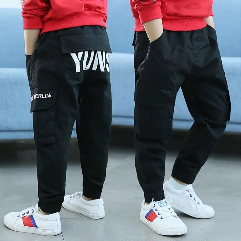 Pantaloni cargo di 10 anni
