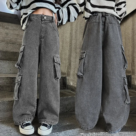 Pantaloni cargo di una ragazza di 14 anni