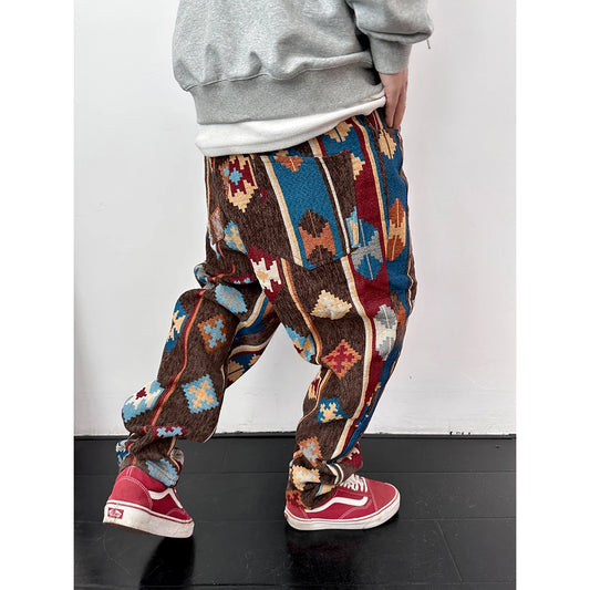 Pantaloni cargo elegante vista posteriore