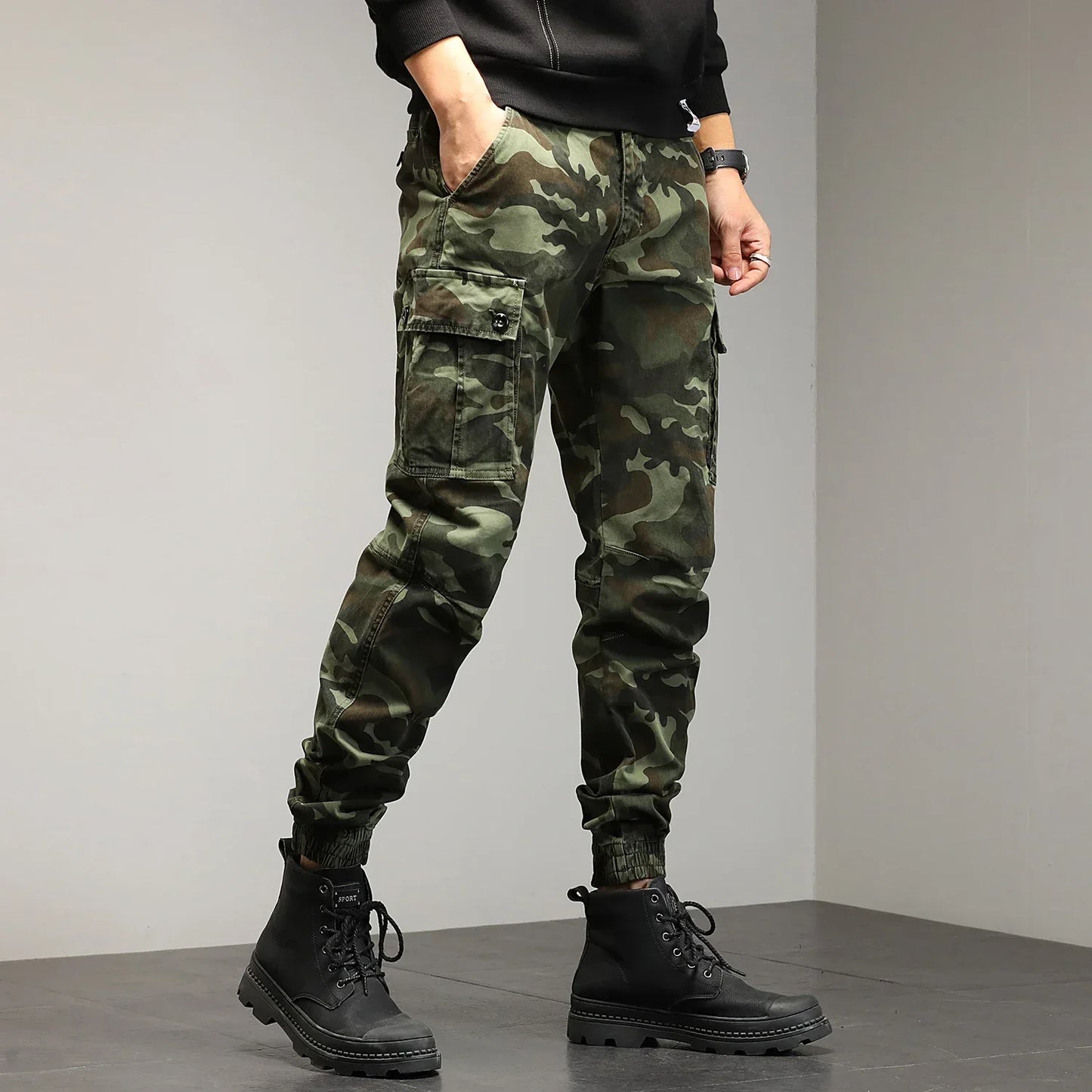 Pantaloni cargo militari colore verde militare