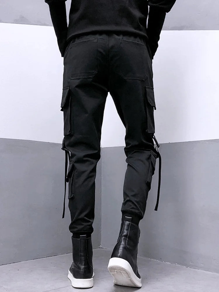 Pantaloni cargo neri vista posteriore