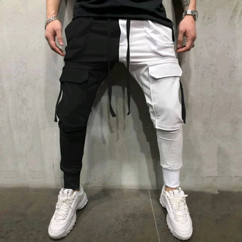 Pantaloni cargo stretti alla caviglia bianco e nero