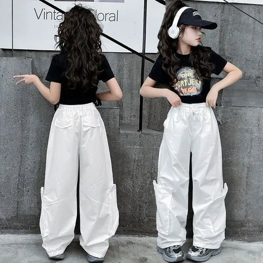 Pantaloni cargo di una bambina di 10 anni