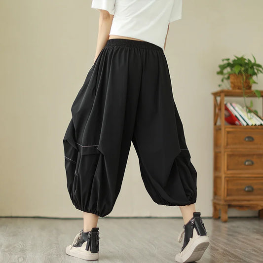 pantaloni cargo a vita alta da donna vista posteriore